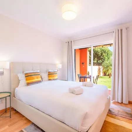 Guestready - Garden House In Costa da Caparica